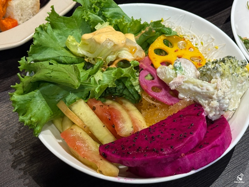 旭穗蔬食VEGANala 植境店｜台北蔬食Buffet吃到飽 400元有找 數十道原型優質料理 還能爽嗑2.5小時！ @兔貝比的菲比尋嚐