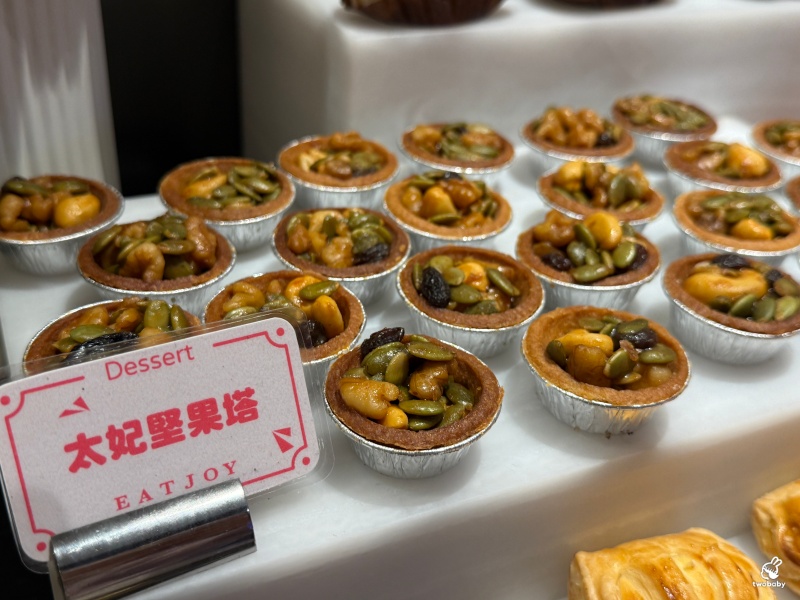 南台灣火鍋霸主《饗麻饗辣PLUS》進軍台北囉！火鍋＋Buffet吃到飽 CP值大升級一定要衝！饗麻饗辣PLUS LaLaport南港店菜色一覽 @兔貝比的菲比尋嚐