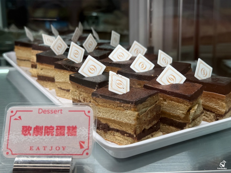南台灣火鍋霸主《饗麻饗辣PLUS》進軍台北囉！火鍋＋Buffet吃到飽 CP值大升級一定要衝！饗麻饗辣PLUS LaLaport南港店菜色一覽 @兔貝比的菲比尋嚐