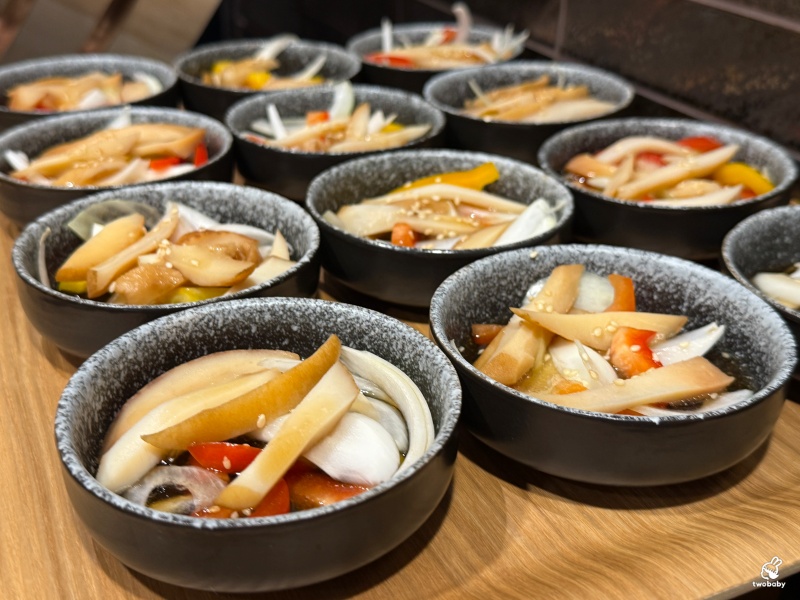 南台灣火鍋霸主《饗麻饗辣PLUS》進軍台北囉！火鍋＋Buffet吃到飽 CP值大升級一定要衝！饗麻饗辣PLUS LaLaport南港店菜色一覽 @兔貝比的菲比尋嚐