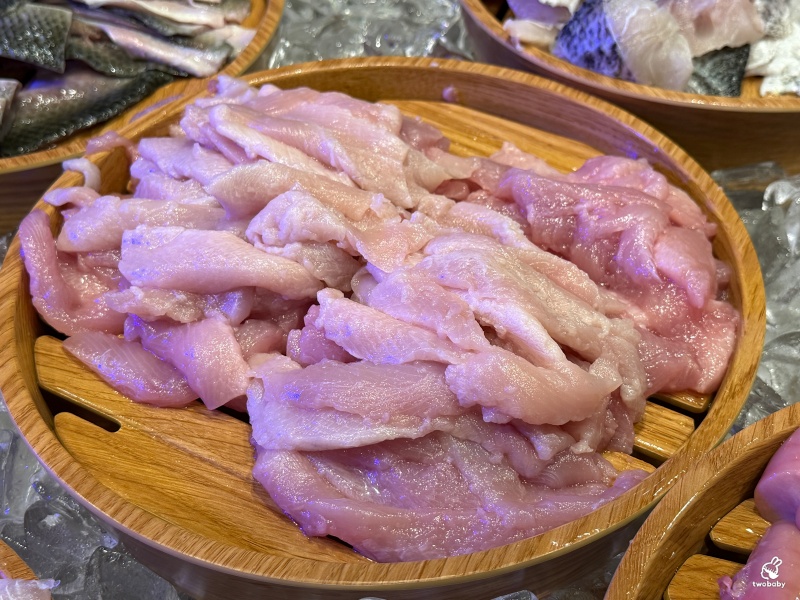 南台灣火鍋霸主《饗麻饗辣PLUS》進軍台北囉！火鍋＋Buffet吃到飽 CP值大升級一定要衝！饗麻饗辣PLUS LaLaport南港店菜色一覽 @兔貝比的菲比尋嚐