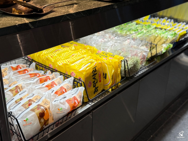 南台灣火鍋霸主《饗麻饗辣PLUS》進軍台北囉！火鍋＋Buffet吃到飽 CP值大升級一定要衝！饗麻饗辣PLUS LaLaport南港店菜色一覽 @兔貝比的菲比尋嚐