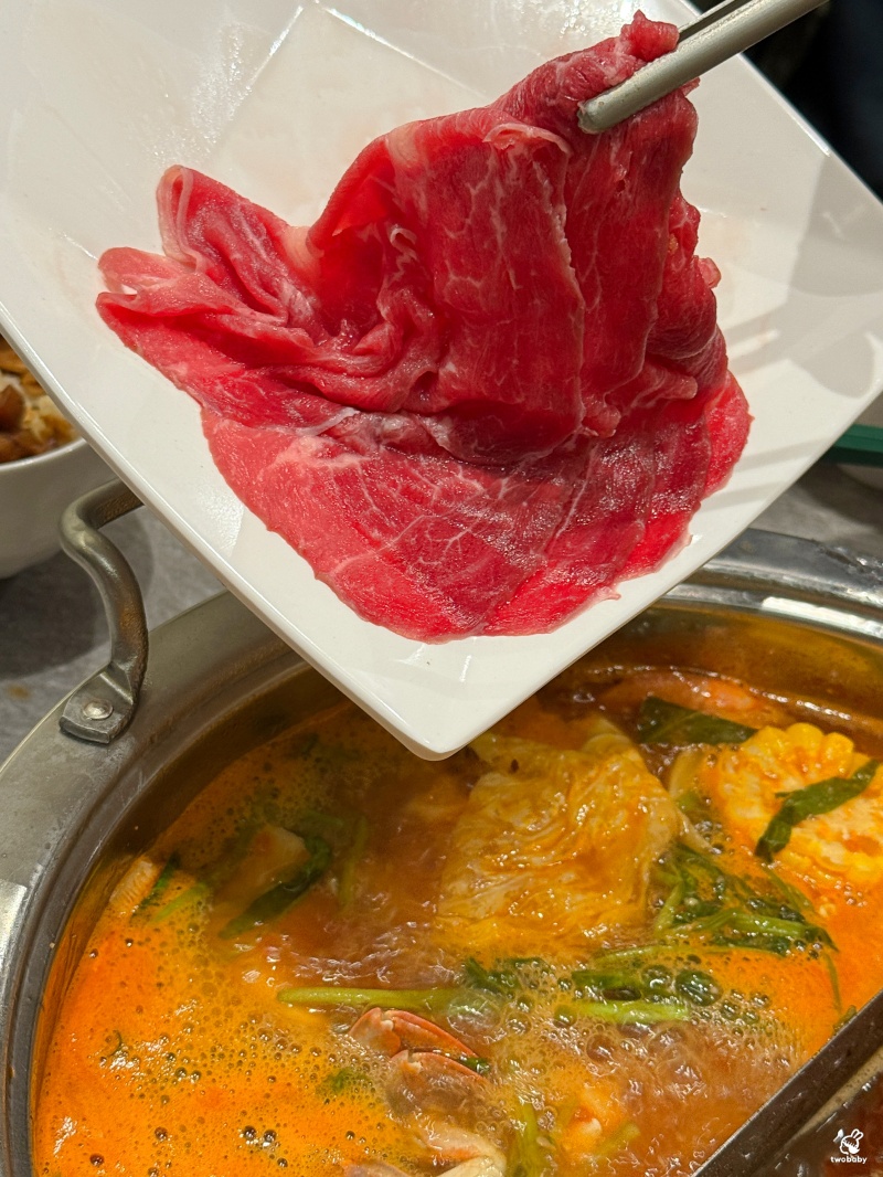 南台灣火鍋霸主《饗麻饗辣PLUS》進軍台北囉！火鍋＋Buffet吃到飽 CP值大升級一定要衝！饗麻饗辣PLUS LaLaport南港店菜色一覽 @兔貝比的菲比尋嚐