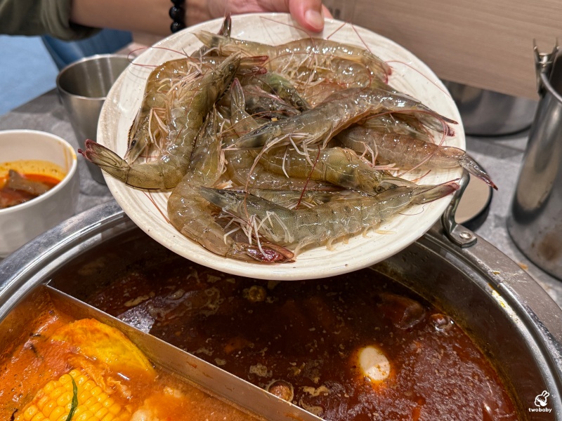 南台灣火鍋霸主《饗麻饗辣PLUS》進軍台北囉！火鍋＋Buffet吃到飽 CP值大升級一定要衝！饗麻饗辣PLUS LaLaport南港店菜色一覽 @兔貝比的菲比尋嚐