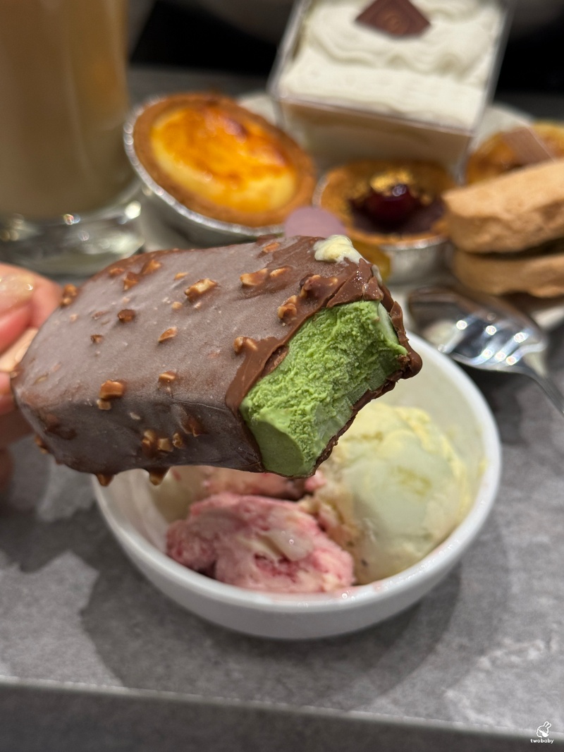 南台灣火鍋霸主《饗麻饗辣PLUS》進軍台北囉！火鍋＋Buffet吃到飽 CP值大升級一定要衝！饗麻饗辣PLUS LaLaport南港店菜色一覽 @兔貝比的菲比尋嚐