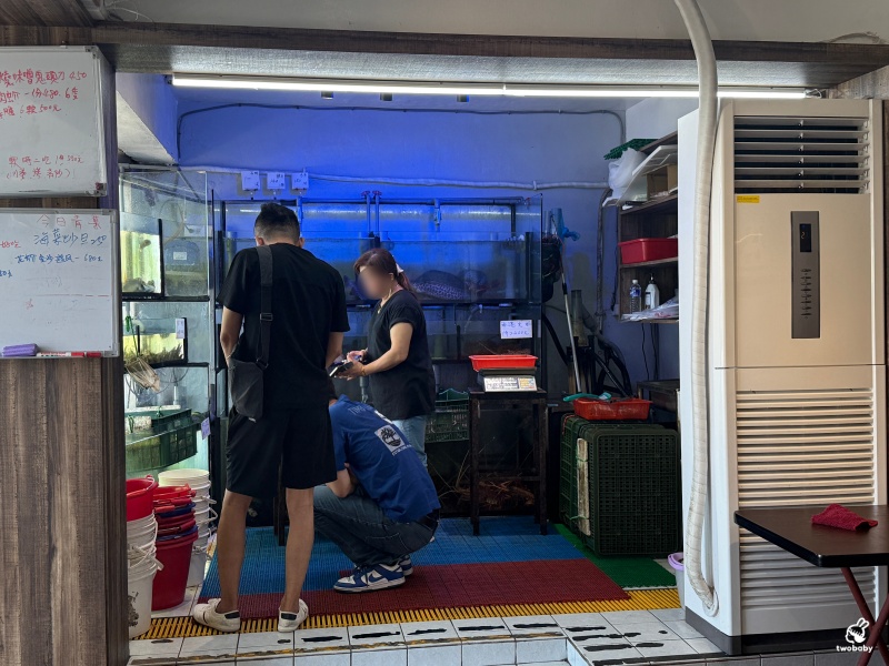 大益發萬里蟹活海鮮餐廳｜在地人私藏的萬里現撈活海鮮，大口爽爽吃蟹！ @兔貝比的菲比尋嚐