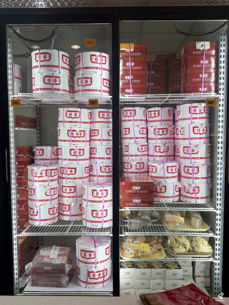 佳樂精緻蛋糕專賣店 不浮誇、沒有華麗造型，就是讓人一吃再吃的老派經典！ @兔貝比的菲比尋嚐