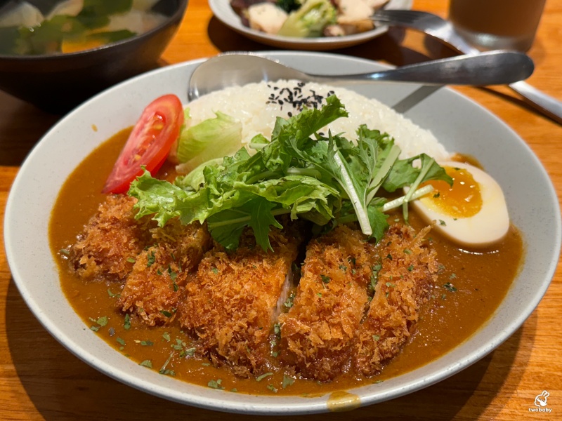 笑貓咖哩承德店｜台北車站咖哩飯推薦｜日式炸豬排&times;奶油雞咖哩&times;手作貓咪布丁 @兔貝比的菲比尋嚐