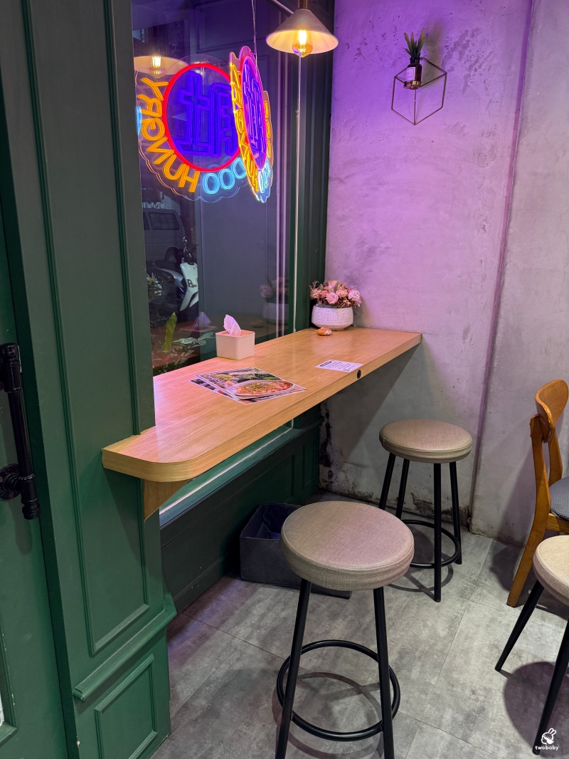 【肚肚餐室 DOO DOO HUNGRY】板橋創意台式麵館,鹹蛋黃+銷魂焢肉,吃過都會懷念! @兔貝比的菲比尋嚐 【肚肚餐室 DOO DOO HUNGRY】板橋創意台式麵館,鹹蛋黃+銷魂焢肉,吃過都會懷念! @兔貝比的菲比尋嚐