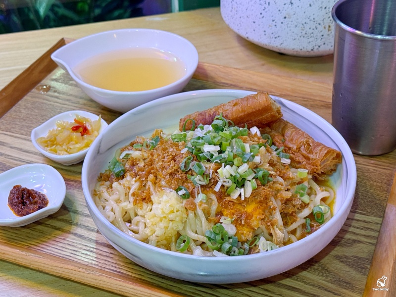 【肚肚餐室 DOO DOO HUNGRY】板橋創意台式麵館，鹹蛋黃＋銷魂焢肉，吃過都會懷念！ @兔貝比的菲比尋嚐