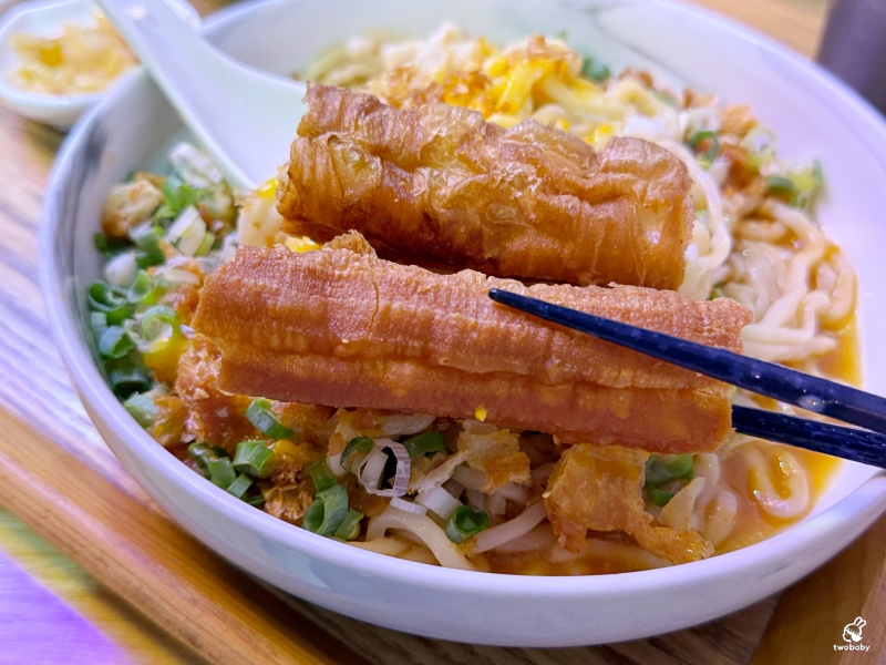 【肚肚餐室 DOO DOO HUNGRY】板橋創意台式麵館，鹹蛋黃＋銷魂焢肉，吃過都會懷念！ @兔貝比的菲比尋嚐