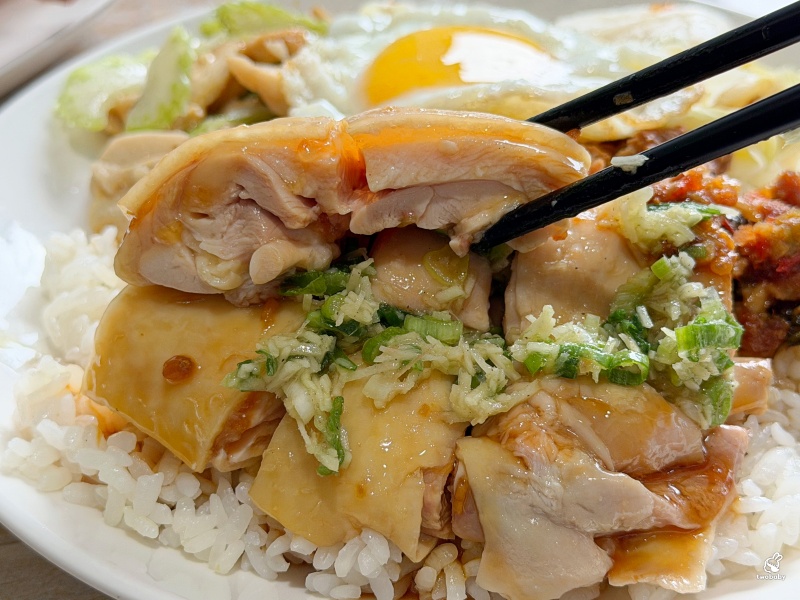 相家鷄隱味飯 簡約文青風格還以為來到咖啡廳 結果竟然是賣雞的！ @兔貝比的菲比尋嚐