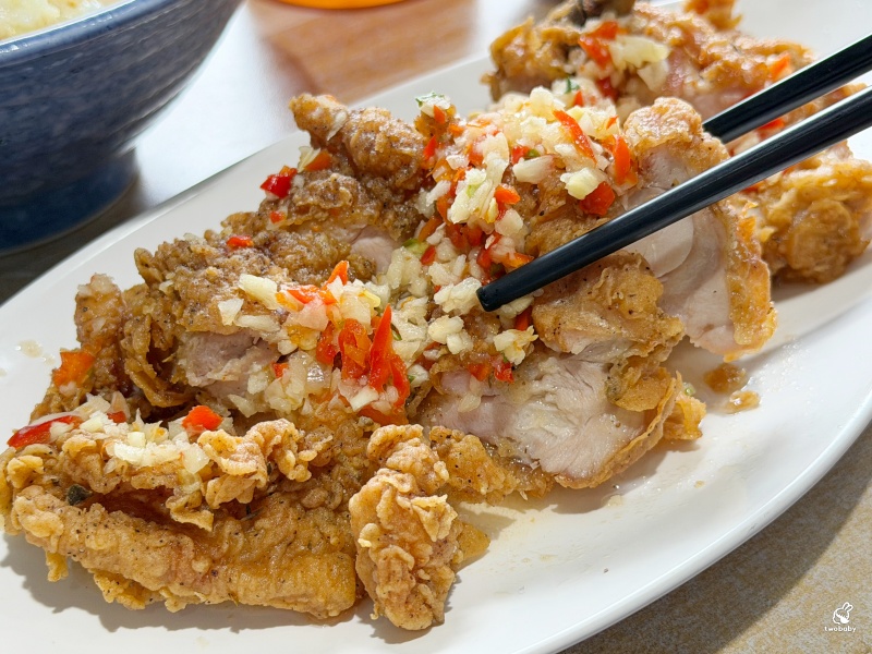 相家鷄隱味飯 簡約文青風格還以為來到咖啡廳 結果竟然是賣雞的！ @兔貝比的菲比尋嚐