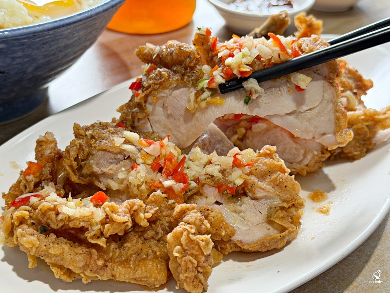 相家鷄隱味飯 簡約文青風格還以為來到咖啡廳 結果竟然是賣雞的！ @兔貝比的菲比尋嚐