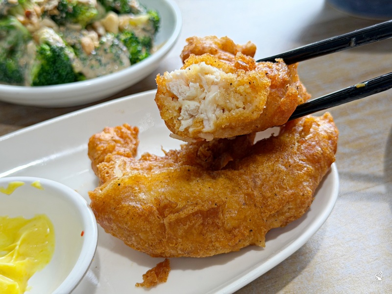 相家鷄隱味飯 簡約文青風格還以為來到咖啡廳 結果竟然是賣雞的！ @兔貝比的菲比尋嚐