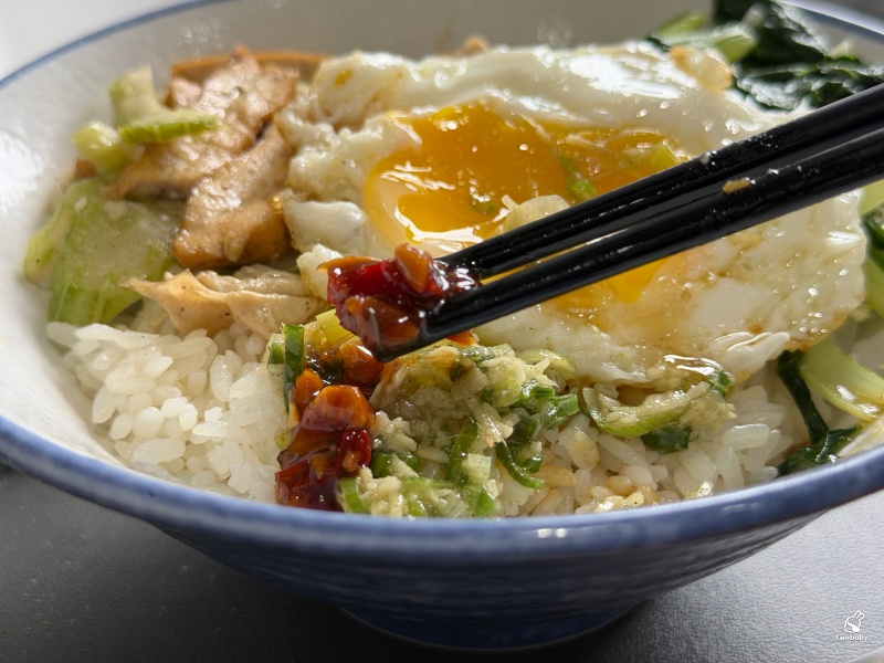 相家鷄隱味飯 簡約文青風格還以為來到咖啡廳 結果竟然是賣雞的！ @兔貝比的菲比尋嚐