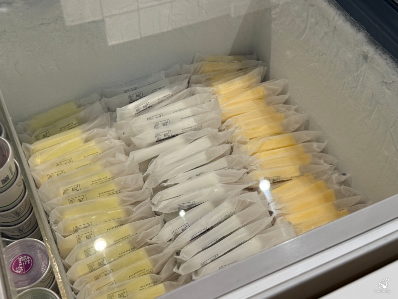 台中冰品推薦｜松盈傳奇冰淇淋三明治冰餅 超濃郁不甜膩 吃過回不去！ @兔貝比的菲比尋嚐