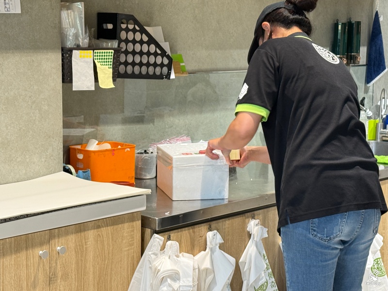 台中冰品推薦｜松盈傳奇冰淇淋三明治冰餅 超濃郁不甜膩 吃過回不去！ @兔貝比的菲比尋嚐