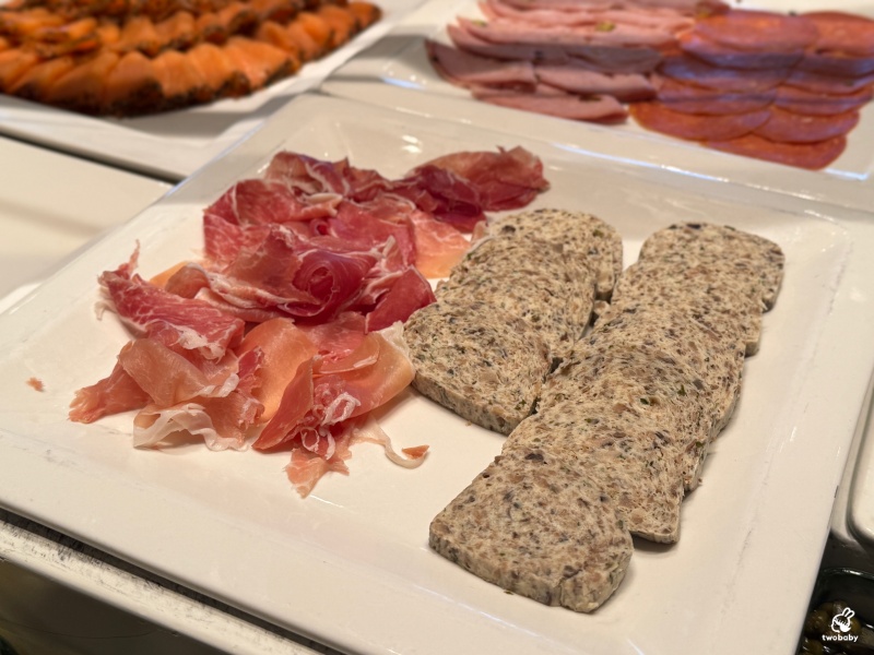 文華東方cafe吃到飽｜週末限定的海鮮派對 台北最奢華帝王蟹、龍蝦Buffet在這裡！ @兔貝比的菲比尋嚐