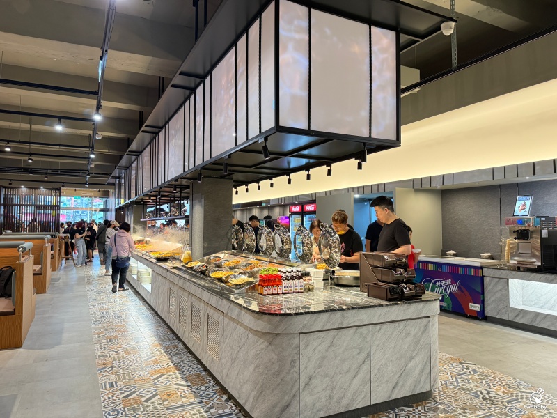 《貴族世家板橋板新店》全台最大平價牛排自助餐廳 400元起 百種周邊料理吃到飽！ @兔貝比的菲比尋嚐