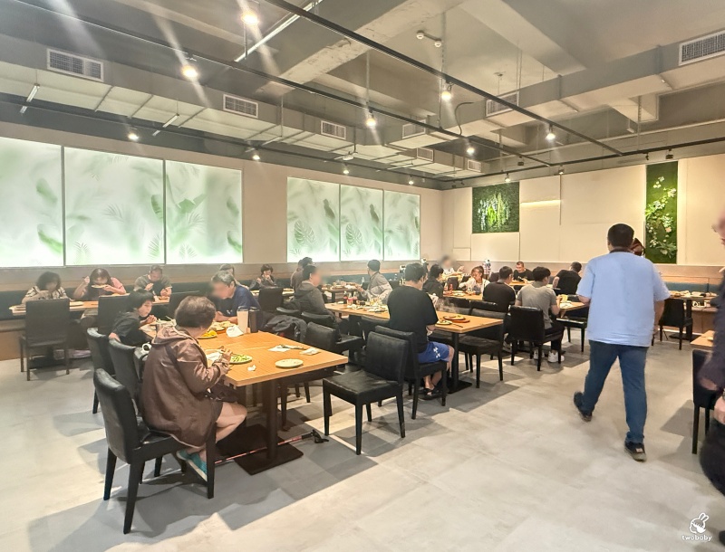 《貴族世家板橋板新店》全台最大平價牛排自助餐廳 400元起 百種周邊料理吃到飽！ @兔貝比的菲比尋嚐