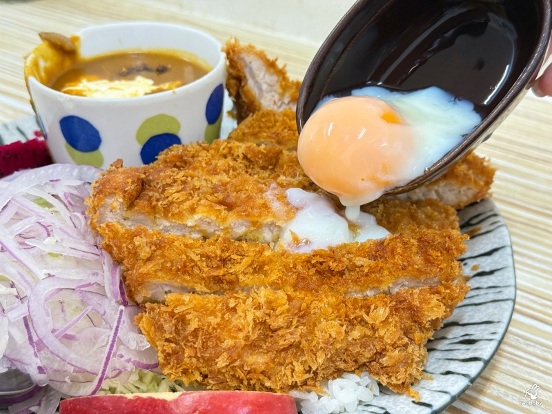 十巷咖哩｜中山區平價咖哩神店，咖哩醬白飯免費續到飽！ @兔貝比的菲比尋嚐