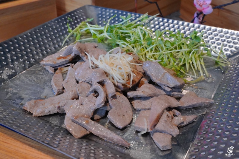 羽葉麻辣火鍋三重都會館|平日只要539元起 爽吃火鍋+百道熟食飲品甜點 加價升級套餐 浮誇肉海CP值高到爆表! @兔貝比的菲比尋嚐 羽葉麻辣火鍋三重都會館|平日只要539元起 爽吃火鍋+百道熟食飲品甜點 加價升級套餐 浮誇肉海CP值高到爆表! @兔貝比的菲比尋嚐