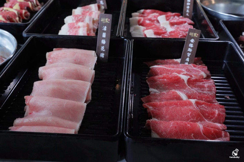 羽葉麻辣火鍋三重都會館|平日只要539元起 爽吃火鍋+百道熟食飲品甜點 加價升級套餐 浮誇肉海CP值高到爆表! @兔貝比的菲比尋嚐 羽葉麻辣火鍋三重都會館|平日只要539元起 爽吃火鍋+百道熟食飲品甜點 加價升級套餐 浮誇肉海CP值高到爆表! @兔貝比的菲比尋嚐