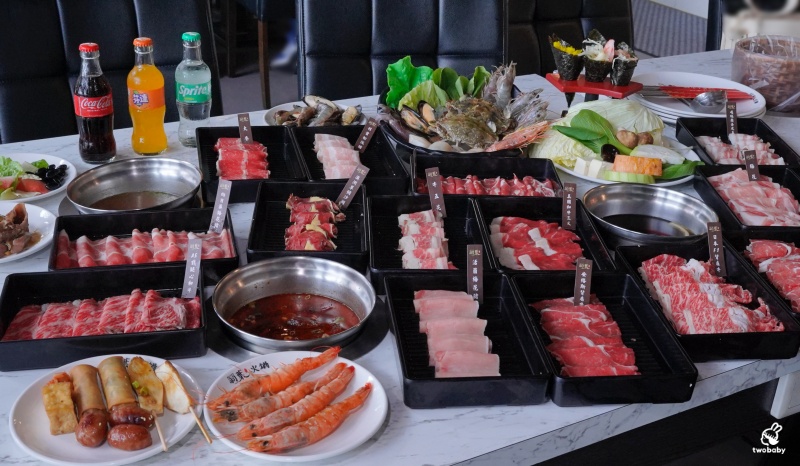 羽葉麻辣火鍋三重都會館|平日只要539元起 爽吃火鍋+百道熟食飲品甜點 加價升級套餐 浮誇肉海CP值高到爆表! @兔貝比的菲比尋嚐 羽葉麻辣火鍋三重都會館|平日只要539元起 爽吃火鍋+百道熟食飲品甜點 加價升級套餐 浮誇肉海CP值高到爆表! @兔貝比的菲比尋嚐