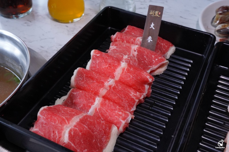羽葉麻辣火鍋三重都會館|平日只要539元起 爽吃火鍋+百道熟食飲品甜點 加價升級套餐 浮誇肉海CP值高到爆表! @兔貝比的菲比尋嚐 羽葉麻辣火鍋三重都會館|平日只要539元起 爽吃火鍋+百道熟食飲品甜點 加價升級套餐 浮誇肉海CP值高到爆表! @兔貝比的菲比尋嚐