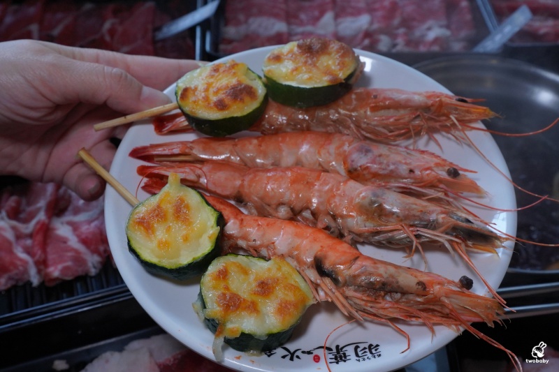 羽葉麻辣火鍋三重都會館|平日只要539元起 爽吃火鍋+百道熟食飲品甜點 加價升級套餐 浮誇肉海CP值高到爆表! @兔貝比的菲比尋嚐 羽葉麻辣火鍋三重都會館|平日只要539元起 爽吃火鍋+百道熟食飲品甜點 加價升級套餐 浮誇肉海CP值高到爆表! @兔貝比的菲比尋嚐