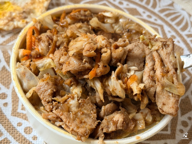 石頭鐵板城 銅板價鐵板料理 還天天供應愛心餐 老闆超有愛！新地址曝光～ @兔貝比的菲比尋嚐