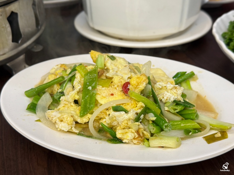 宜蘭百匯窯烤雞餐廳｜二連霸十大好食餐廳推薦，3000元10道菜免服務費，招牌窯烤雞必點 @兔貝比的菲比尋嚐