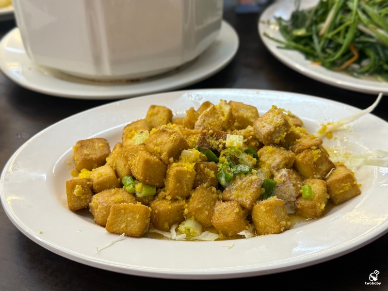 宜蘭百匯窯烤雞餐廳｜二連霸十大好食餐廳推薦，3000元10道菜免服務費，招牌窯烤雞必點 @兔貝比的菲比尋嚐