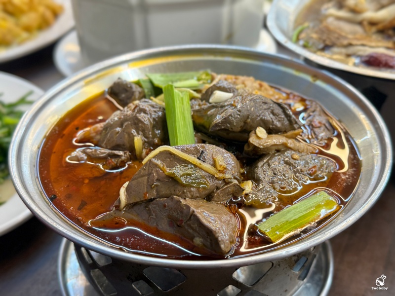 宜蘭百匯窯烤雞餐廳｜二連霸十大好食餐廳推薦，3000元10道菜免服務費，招牌窯烤雞必點 @兔貝比的菲比尋嚐