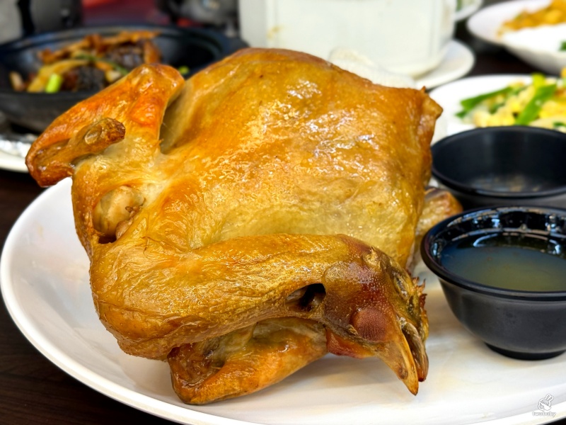 宜蘭百匯窯烤雞餐廳｜二連霸十大好食餐廳推薦，3000元10道菜免服務費，招牌窯烤雞必點 @兔貝比的菲比尋嚐