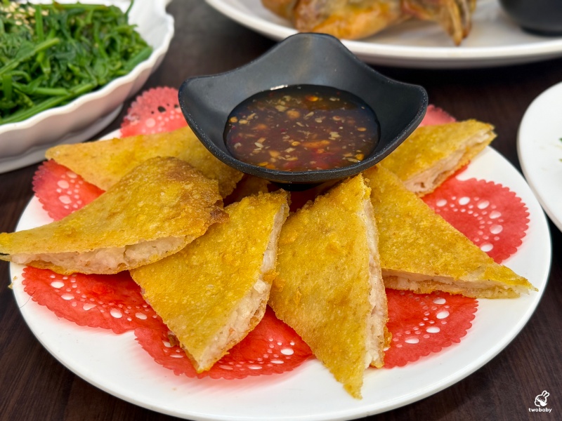 宜蘭百匯窯烤雞餐廳｜二連霸十大好食餐廳推薦，3000元10道菜免服務費，招牌窯烤雞必點 @兔貝比的菲比尋嚐