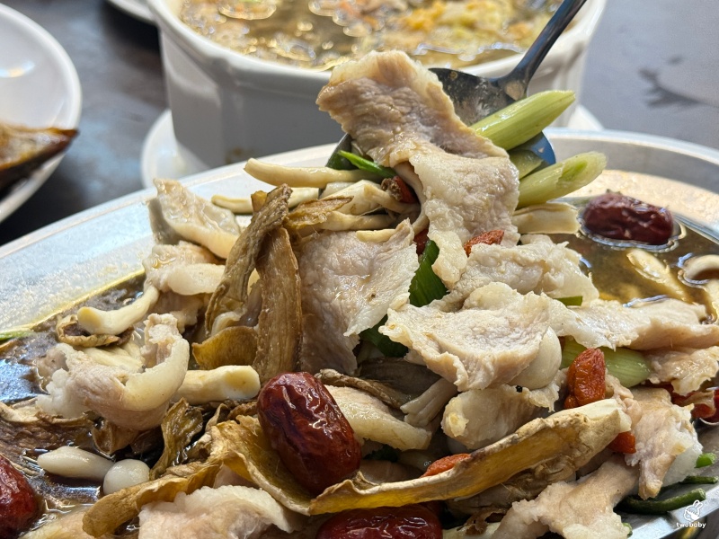 宜蘭百匯窯烤雞餐廳|二連霸十大好食餐廳推薦,3000元10道菜免服務費,招牌窯烤雞必點 @兔貝比的菲比尋嚐 宜蘭百匯窯烤雞餐廳|二連霸十大好食餐廳推薦,3000元10道菜免服務費,招牌窯烤雞必點 @兔貝比的菲比尋嚐