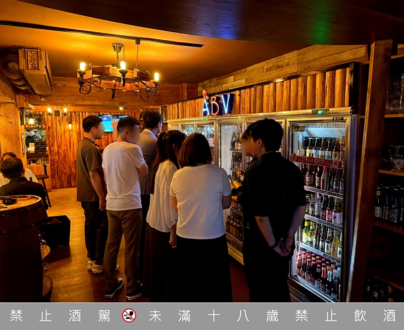 台北美式餐酒館推薦｜ABV美式餐酒館敦化店 精釀啤酒300款 &times; 愛達荷州限定美食 &times; 美式經典必吃推薦 @兔貝比的菲比尋嚐