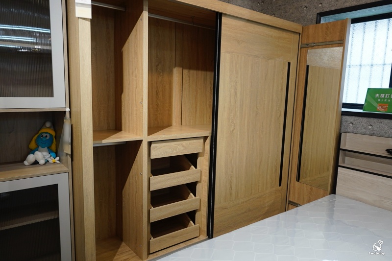 【宜蘭家具推薦】億家具批發倉庫宜蘭店開箱｜MIT工廠直營平價家具，沙發、床墊、收納一次看！ @兔貝比的菲比尋嚐