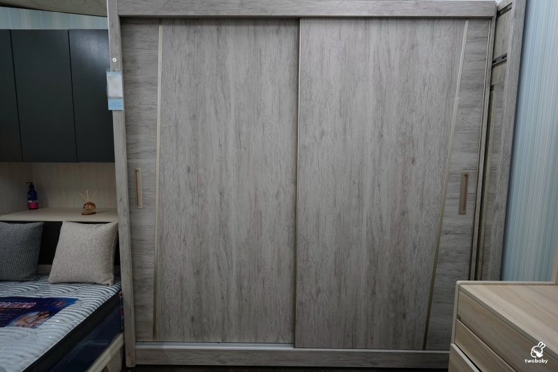 【宜蘭家具推薦】億家具批發倉庫宜蘭店開箱｜MIT工廠直營平價家具，沙發、床墊、收納一次看！ @兔貝比的菲比尋嚐