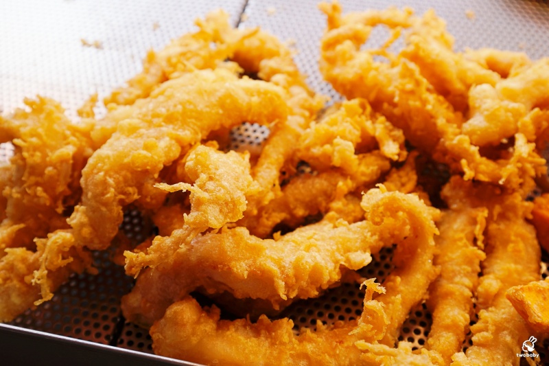 宜蘭必吃炸物！台妹炸雞翅羅東五結店｜獨創三鍋法油炸 皮脆肉嫩超揪西 一開店就湧現人潮！ @兔貝比的菲比尋嚐