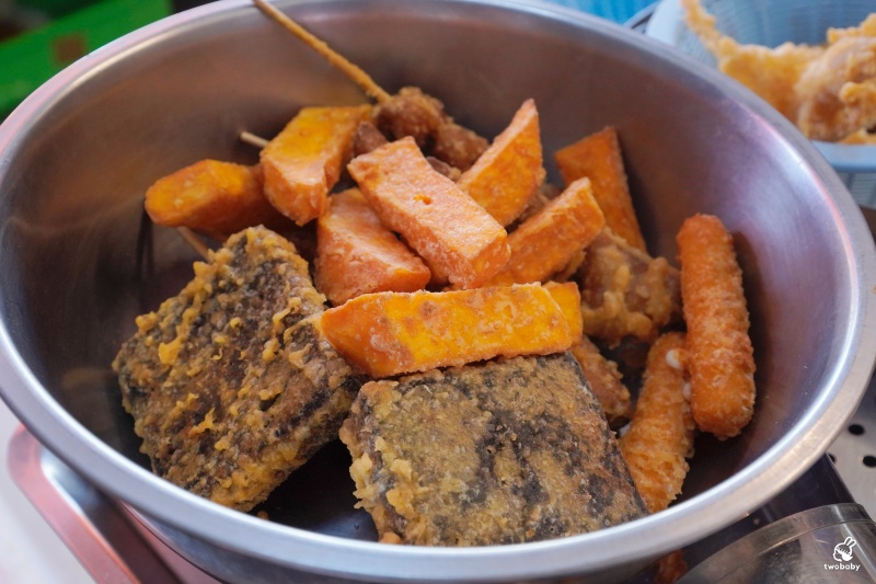 宜蘭必吃炸物！台妹炸雞翅羅東五結店｜獨創三鍋法油炸 皮脆肉嫩超揪西 一開店就湧現人潮！ @兔貝比的菲比尋嚐