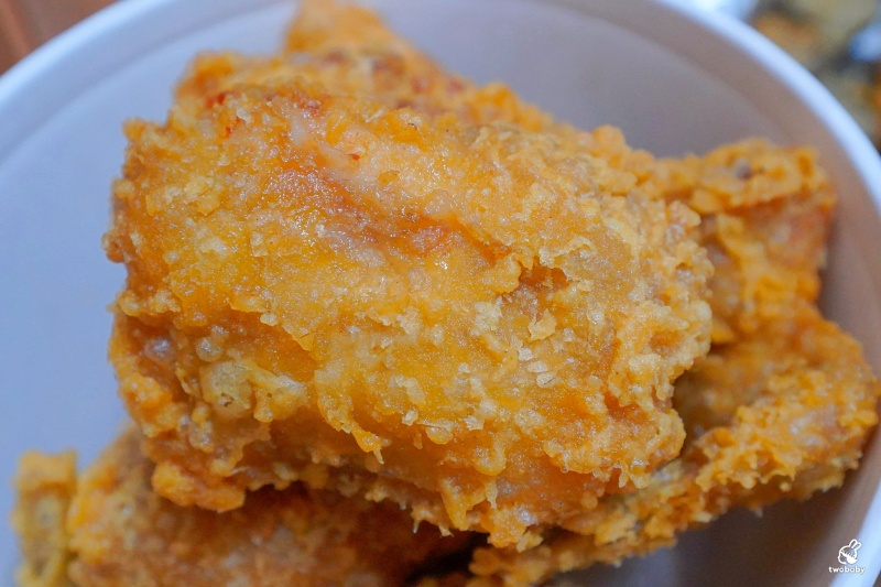 宜蘭必吃炸物！台妹炸雞翅羅東五結店｜獨創三鍋法油炸 皮脆肉嫩超揪西 一開店就湧現人潮！ @兔貝比的菲比尋嚐
