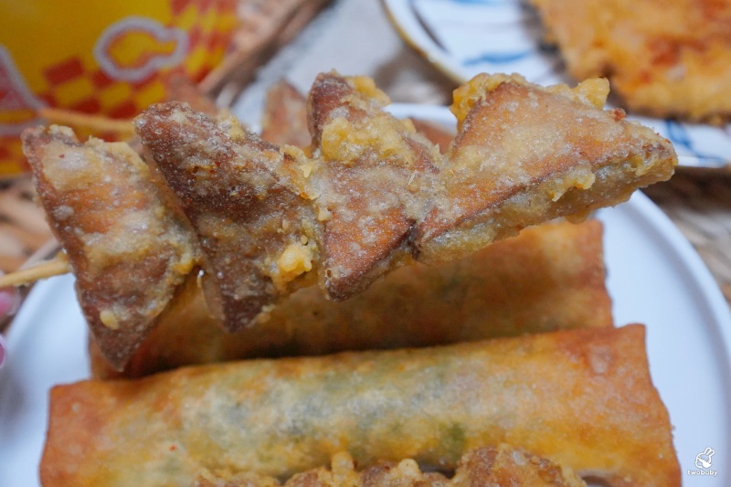 宜蘭必吃炸物！台妹炸雞翅羅東五結店｜獨創三鍋法油炸 皮脆肉嫩超揪西 一開店就湧現人潮！ @兔貝比的菲比尋嚐