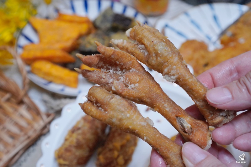 宜蘭必吃炸物！台妹炸雞翅羅東五結店｜獨創三鍋法油炸 皮脆肉嫩超揪西 一開店就湧現人潮！ @兔貝比的菲比尋嚐