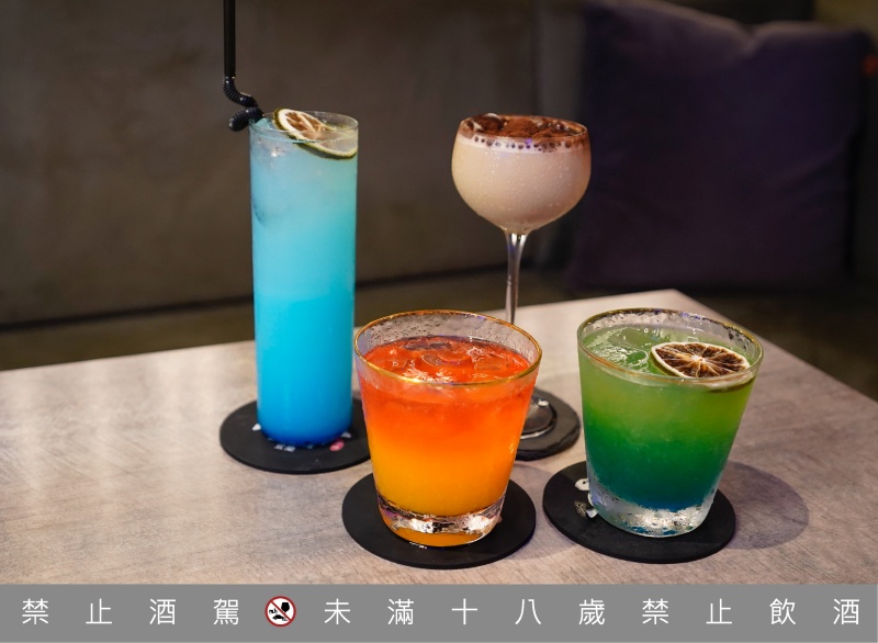 買醉串燒酒場宜蘭旗艦店|霓虹派對+串燒海鮮熱炒+高顏調酒一次滿足!周末還有駐唱歌手唷~ @兔貝比的菲比尋嚐 買醉串燒酒場宜蘭旗艦店|霓虹派對+串燒海鮮熱炒+高顏調酒一次滿足!周末還有駐唱歌手唷~ @兔貝比的菲比尋嚐