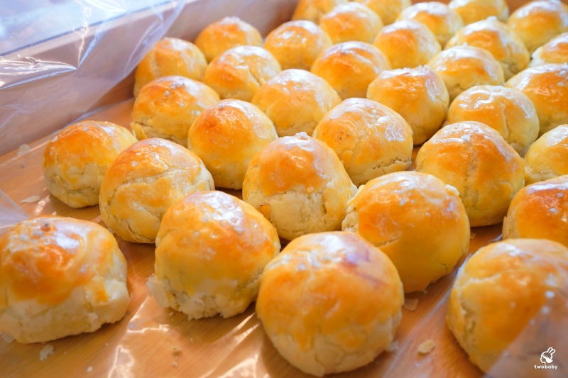 桃園超人氣伴手禮「水麥芽菓子烘焙工坊」蛋黃酥、鳳凰酥、太陽餅一次收服甜點控的心，中秋送禮必看！ @兔貝比的菲比尋嚐
