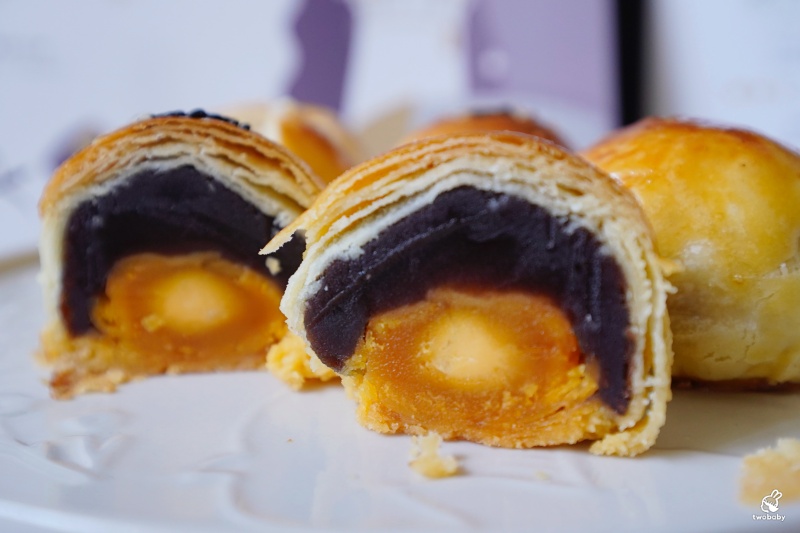 桃園超人氣伴手禮「水麥芽菓子烘焙工坊」蛋黃酥、鳳凰酥、太陽餅一次收服甜點控的心，中秋送禮必看！ @兔貝比的菲比尋嚐