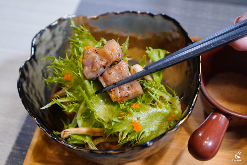 賞鮨手作料理店 1580元套餐享受龍蝦、和牛、海膽等13道料理，基隆高CP值日本料理聚餐首選！ @兔貝比的菲比尋嚐